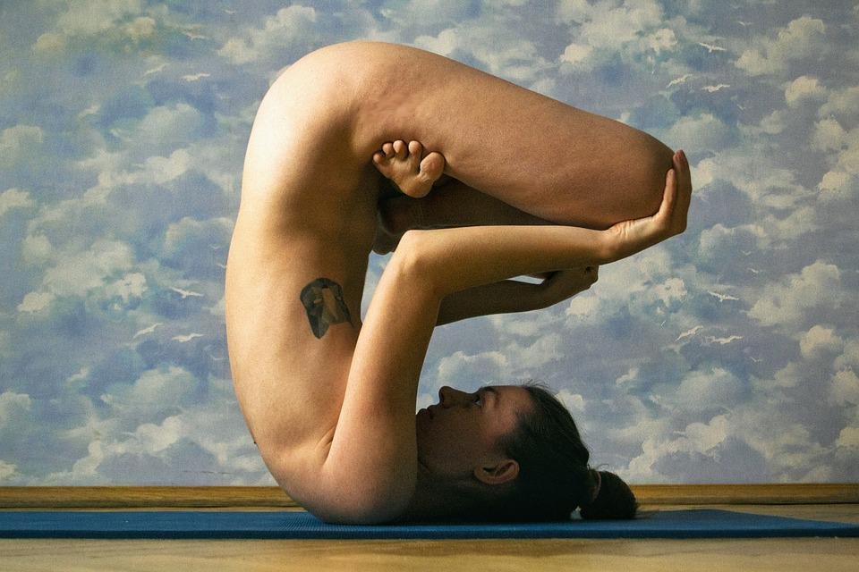 benefits of naked yoga